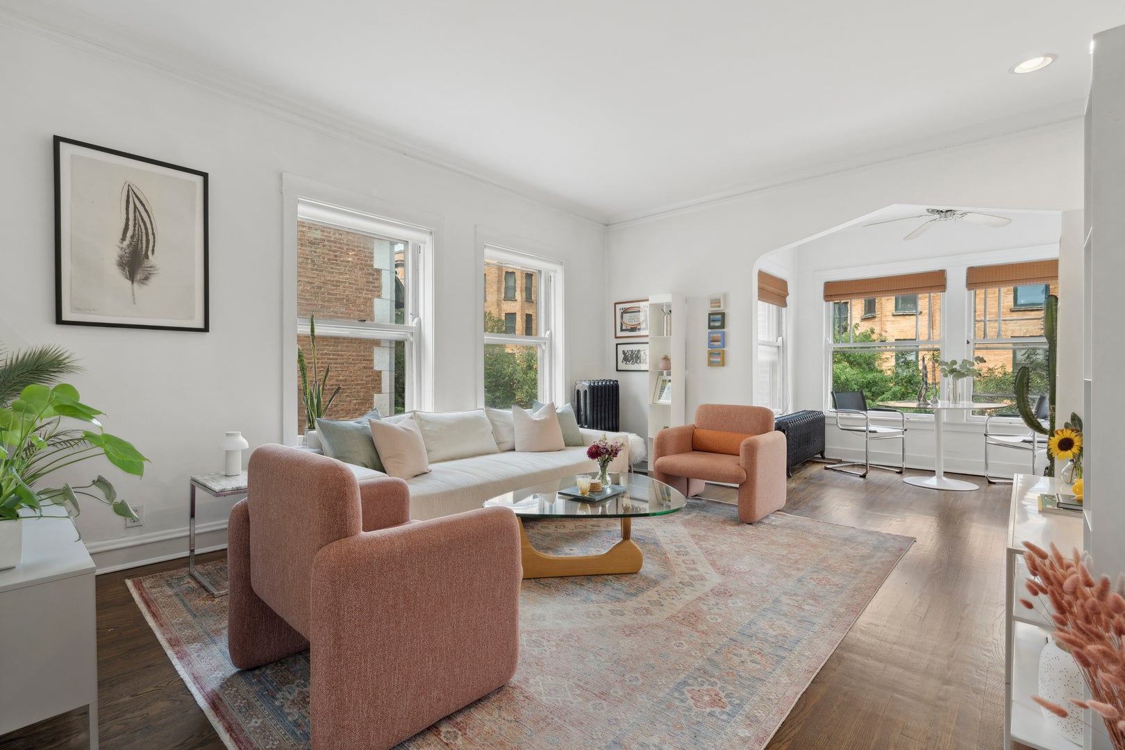 551 W Surf Street 3W