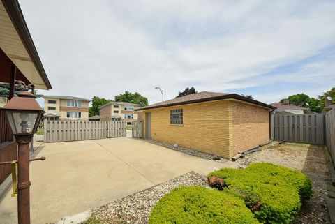 Tiny photo for 5041 N Knight Avenue, Norridge, IL 60706 (MLS # 12677084)