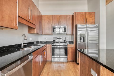 Tiny photo for 770 W GLADYS Avenue #606, Chicago, IL 60661 (MLS # 12487039)