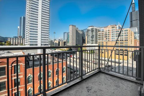 Tiny photo for 770 W GLADYS Avenue #606, Chicago, IL 60661 (MLS # 12487039)