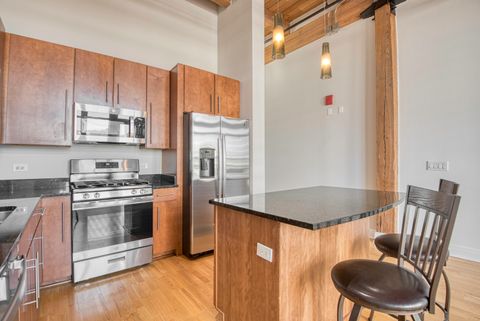 Tiny photo for 770 W GLADYS Avenue #606, Chicago, IL 60661 (MLS # 12487039)