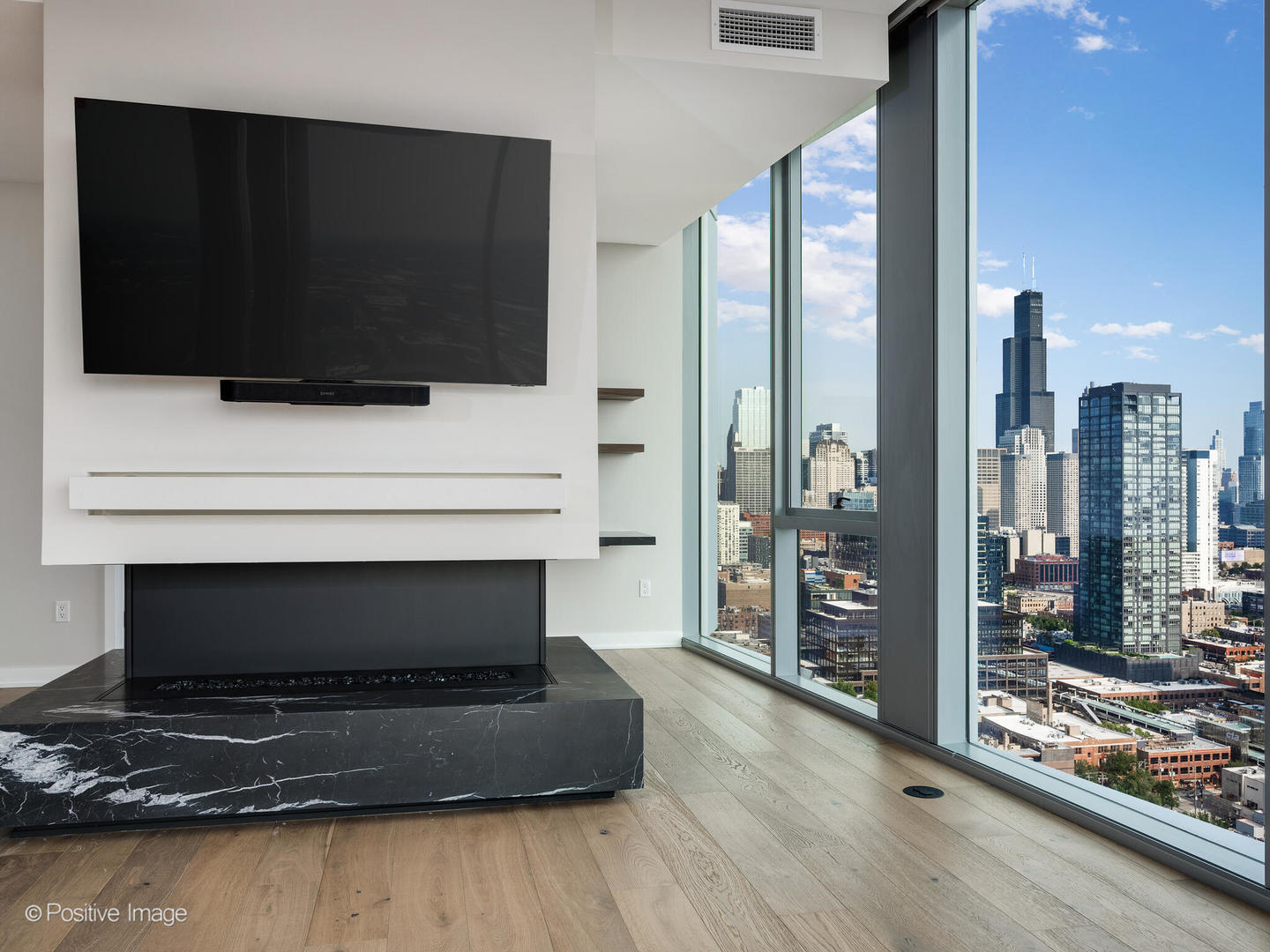 1114 W Carroll Avenue PH-3204