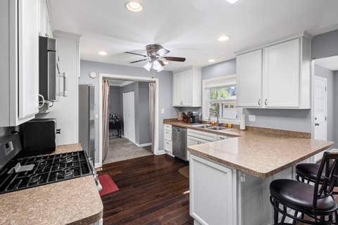 Tiny photo for 8731 S 80th Court, Hickory Hills, IL 60457 (MLS # 12725725)