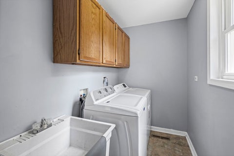 Tiny photo for 8731 S 80th Court, Hickory Hills, IL 60457 (MLS # 12725725)