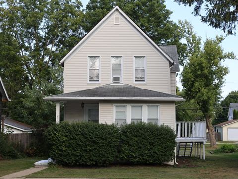 Photo of 2911 EMMAUS Avenue, Zion, IL 60099 (MLS # 12461322)