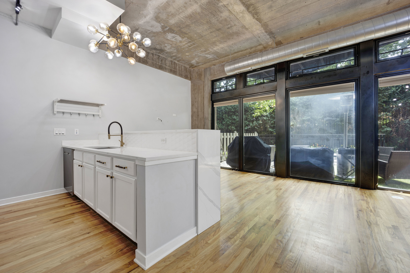 1111 W 15th Street 113