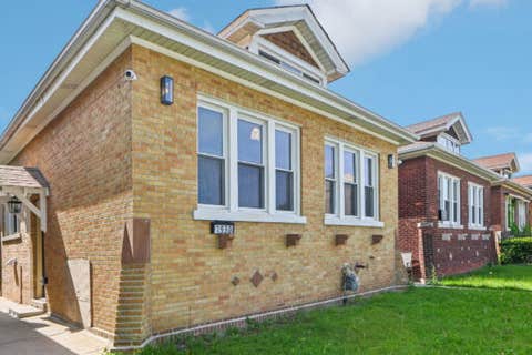 Photo of 7930 S Kenwood Avenue, Chicago, IL 60619 (MLS # 12725584)