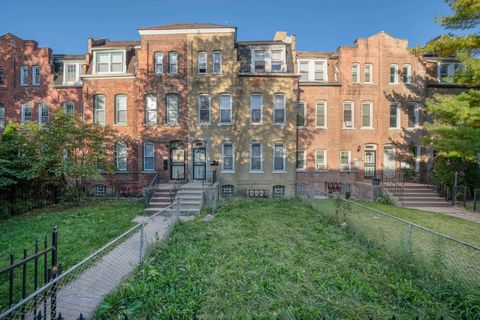 10414 S Maryland Avenue Chicago IL 60628