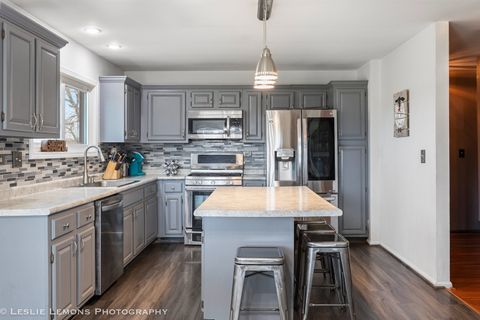 Tiny photo for 409 N Ashbury Avenue, Bolingbrook, IL 60440 (MLS # 12535712)