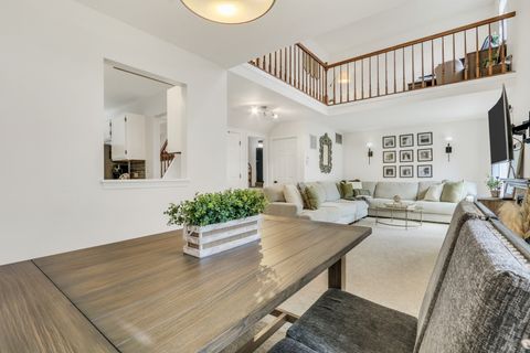 Tiny photo for 1881 Canterbury Court, Gurnee, IL 60031 (MLS # 12472945)