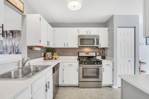 Tiny photo for 1881 Canterbury Court, Gurnee, IL 60031 (MLS # 12472945)