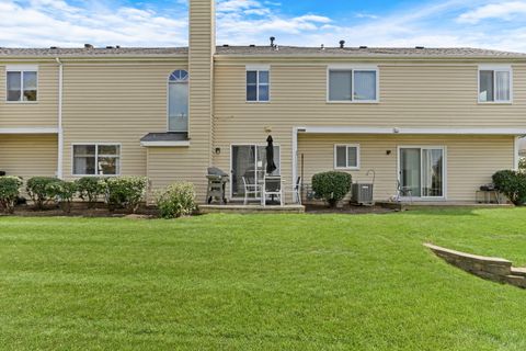 Tiny photo for 1881 Canterbury Court, Gurnee, IL 60031 (MLS # 12472945)