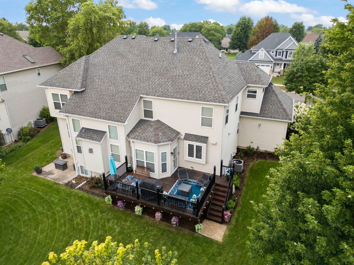 1122 Clearwater Drive
