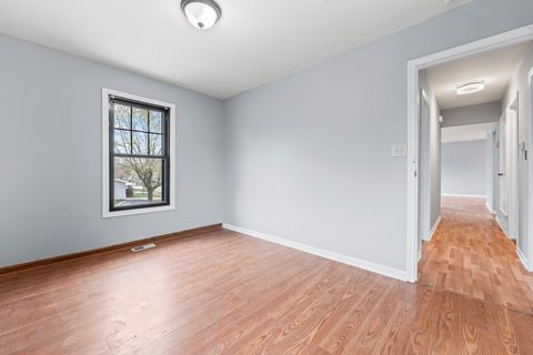 Tiny photo for 161 Oakwood Drive, Bolingbrook, IL 60440 (MLS # 12615165)