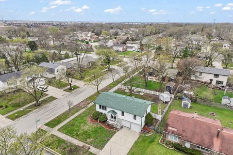 Tiny photo for 161 Oakwood Drive, Bolingbrook, IL 60440 (MLS # 12615165)