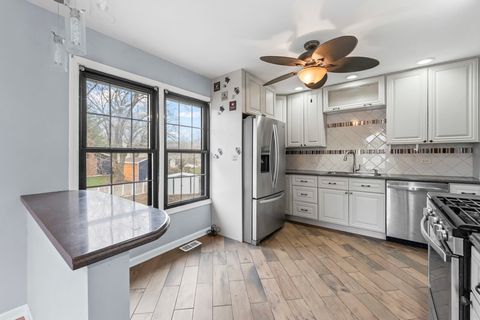 Tiny photo for 161 Oakwood Drive, Bolingbrook, IL 60440 (MLS # 12615165)