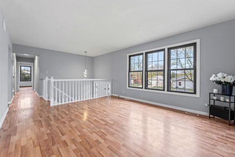 Tiny photo for 161 Oakwood Drive, Bolingbrook, IL 60440 (MLS # 12615165)