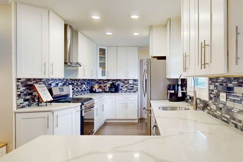 Tiny photo for 254 Harmony Lane, Elk Grove Village, IL 60007 (MLS # 12622553)