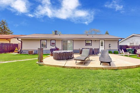 Tiny photo for 254 Harmony Lane, Elk Grove Village, IL 60007 (MLS # 12622553)