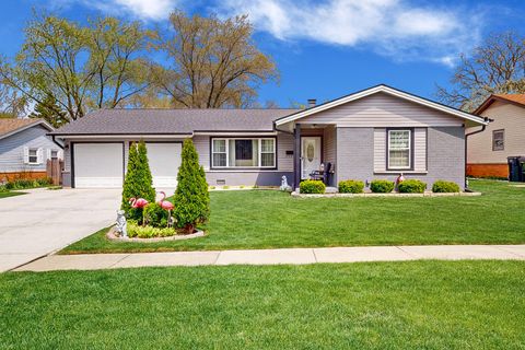 Photo of 254 Harmony Lane, Elk Grove Village, IL 60007 (MLS # 12622553)