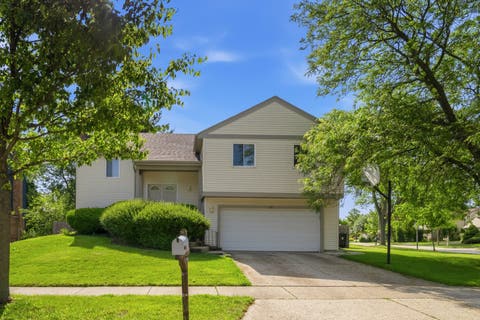 Photo of 301 HORATIO Boulevard, Buffalo Grove, IL 60089 (MLS # 12741322)