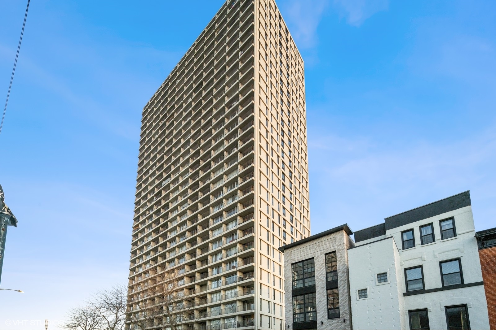 1960 N Lincoln Park West 3011
