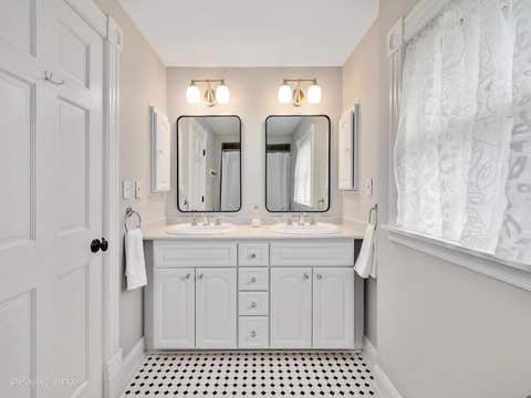 Tiny photo for Hinsdale, IL 60521 (MLS # 12722615)