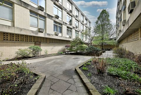 Tiny photo for 222 N Marion Street #2I, Oak Park, IL 60302 (MLS # 12619722)