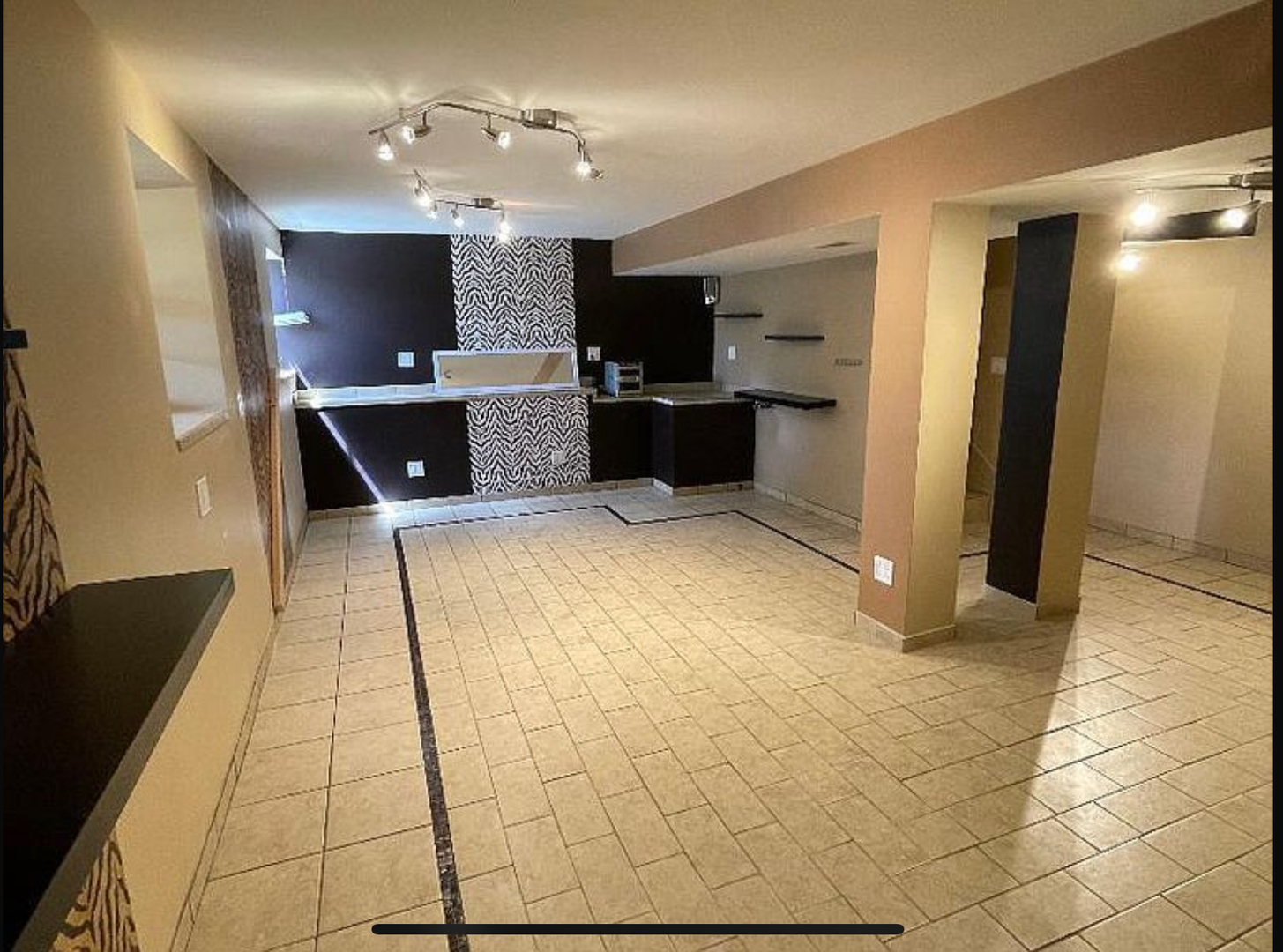 1331 W Crane View Court 1331