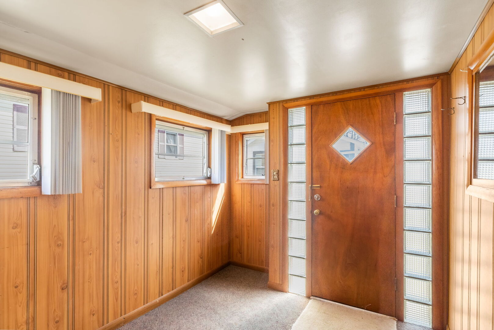 1906 River Terrace Drive