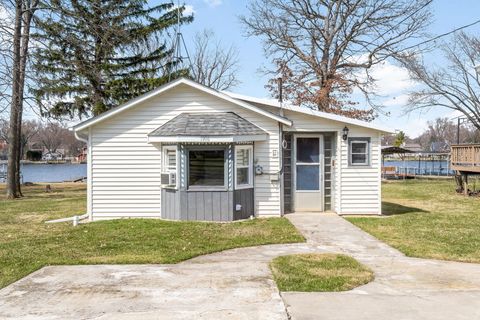 1906 River Terrace Drive Johnsburg IL 60051
