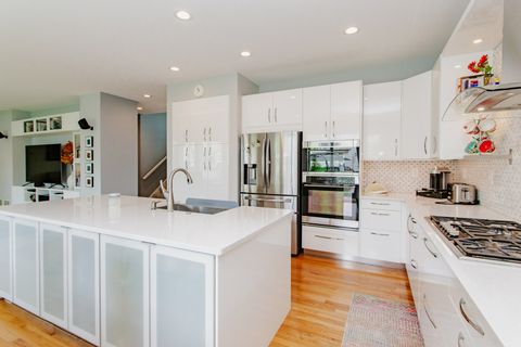 Tiny photo for 2189 AVALON Drive, Buffalo Grove, IL 60089 (MLS # 12616238)