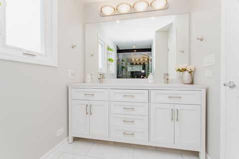 Tiny photo for 2189 AVALON Drive, Buffalo Grove, IL 60089 (MLS # 12616238)