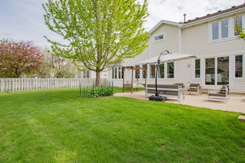 Tiny photo for 2189 AVALON Drive, Buffalo Grove, IL 60089 (MLS # 12616238)