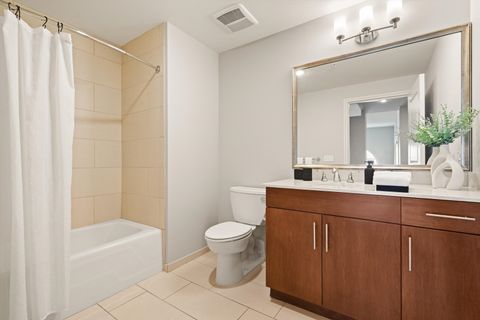 Tiny photo for 850 N Lake Shore Drive #305, Chicago, IL 60611 (MLS # 12530778)