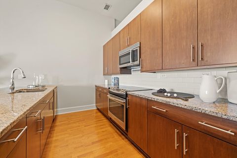 Tiny photo for 850 N Lake Shore Drive #305, Chicago, IL 60611 (MLS # 12530778)