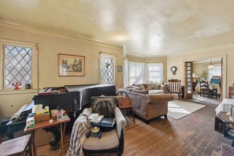 Tiny photo for 325 S Elmwood Avenue, Oak Park, IL 60302 (MLS # 12583316)