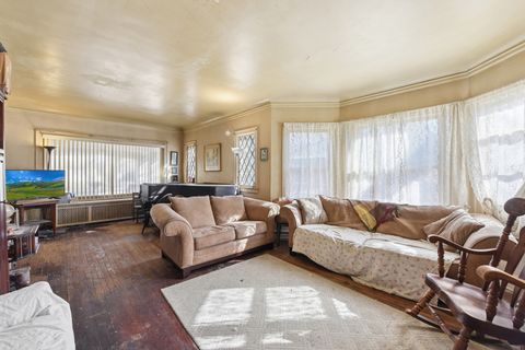 Tiny photo for 325 S Elmwood Avenue, Oak Park, IL 60302 (MLS # 12583316)