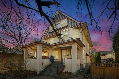 Tiny photo for 325 S Elmwood Avenue, Oak Park, IL 60302 (MLS # 12583316)