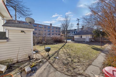 Tiny photo for 325 S Elmwood Avenue, Oak Park, IL 60302 (MLS # 12583316)
