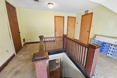 Tiny photo for 325 S Elmwood Avenue, Oak Park, IL 60302 (MLS # 12583316)