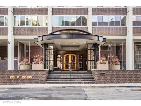 Tiny photo for 1 E Schiller Street #3C, Chicago, IL 60610 (MLS # 12583788)