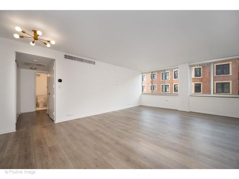 Tiny photo for 1 E Schiller Street #3C, Chicago, IL 60610 (MLS # 12583788)