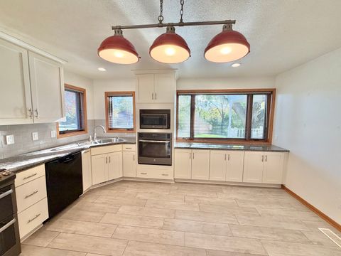 Tiny photo for 4893 Huxley Drive, Rockford, IL 61101 (MLS # 12490338)