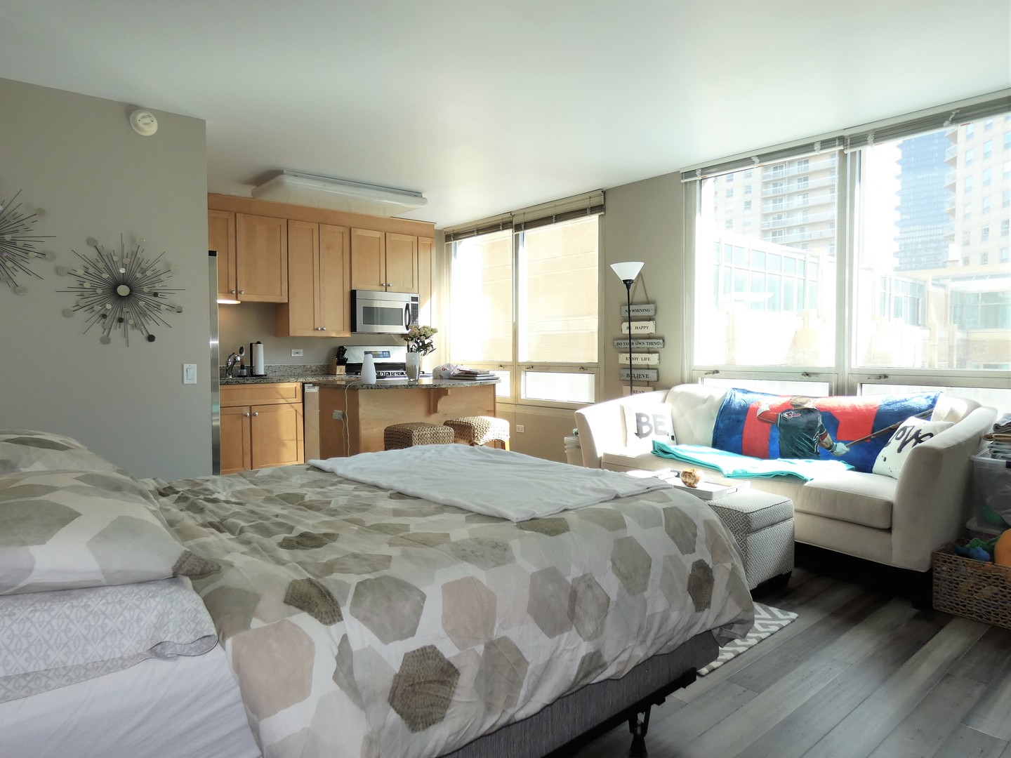 33 W ONTARIO Street 16D