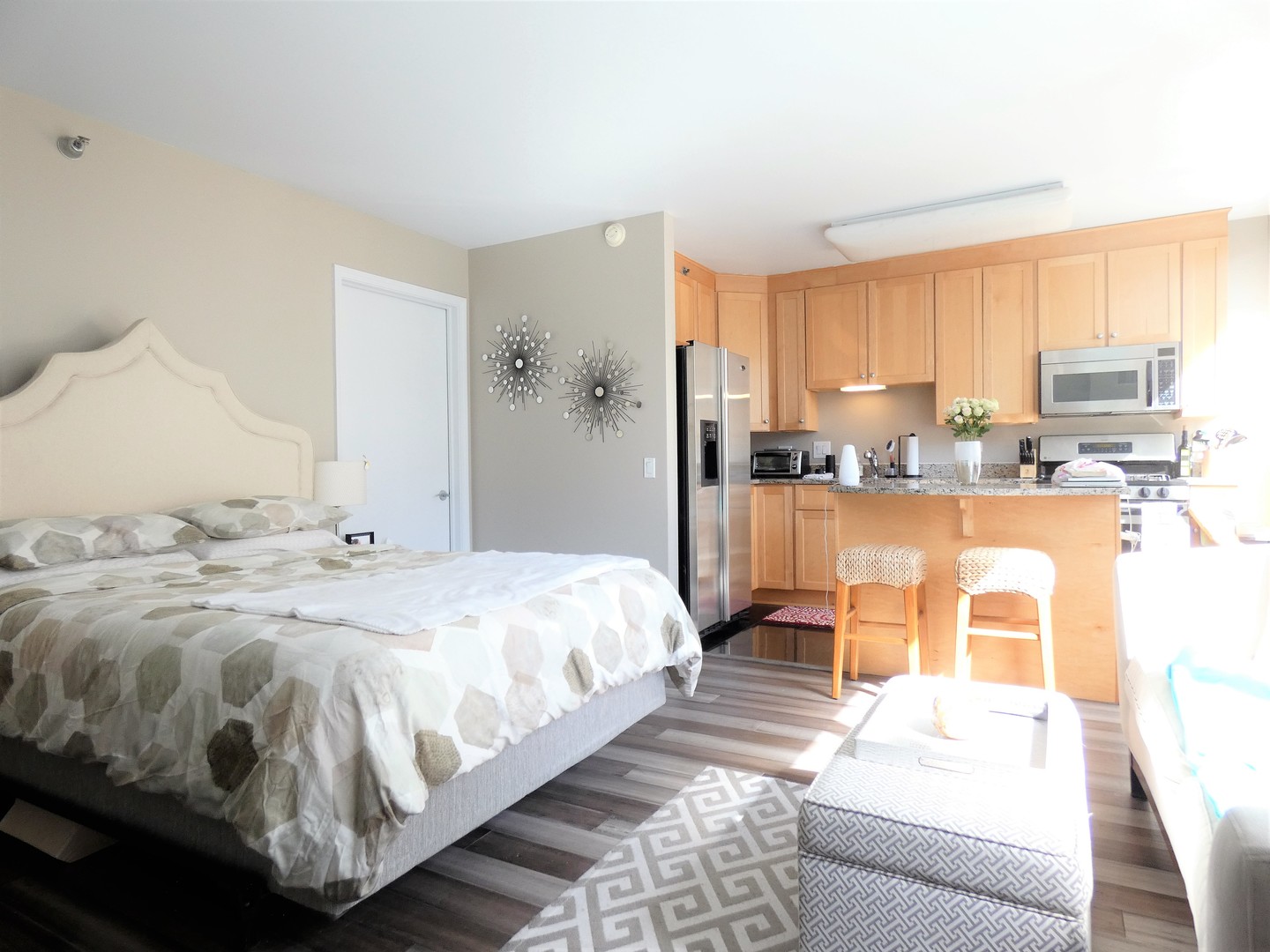 33 W ONTARIO Street 16D
