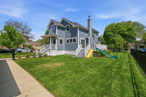 Tiny photo for 116 N Pine Avenue, Arlington Heights, IL 60004 (MLS # 12663235)