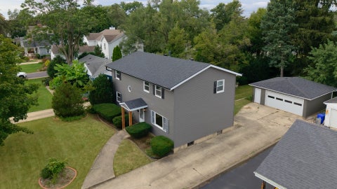 Tiny photo for 829 E Evergreen Street, Wheaton, IL 60187 (MLS # 12769390)