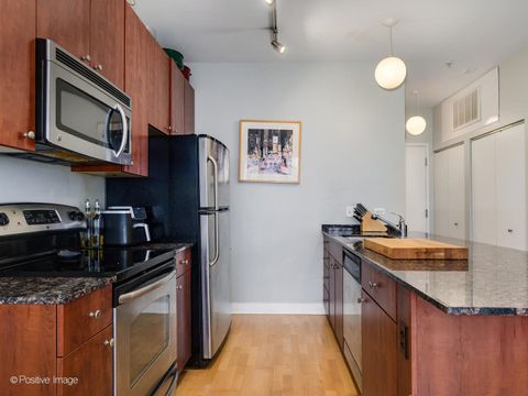 Tiny photo for 565 W QUINCY Street #1602, Chicago, IL 60661 (MLS # 12612091)