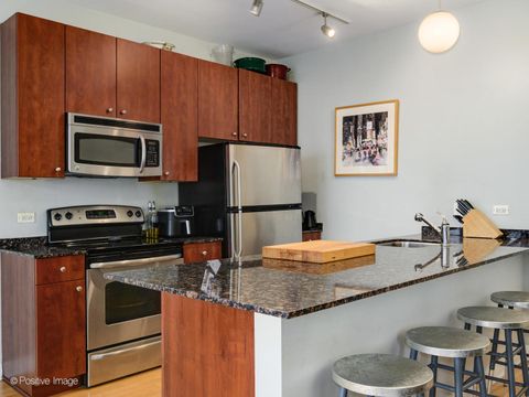 Tiny photo for 565 W QUINCY Street #1602, Chicago, IL 60661 (MLS # 12612091)